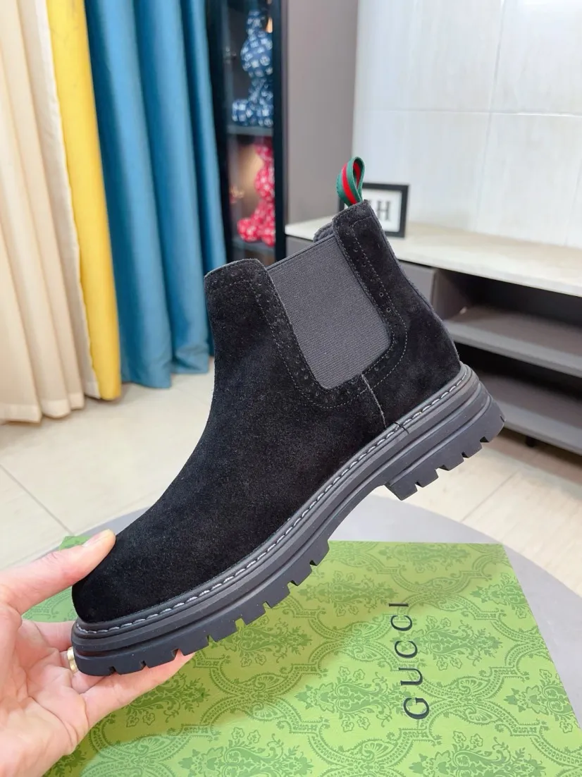 Men's shoes 💰540🌸🌸 (GUCCI) [cow lining plus velvet optional] [can be made without standard] New product Martin boots imported from Canada with full top layer high mercerized frosted fabric, punched using 3D digital technology, high-end and classy, ​​versatile to wear, full of three-dimensionality, close pictures will make you obsessed with the leather. You can't extricate yourself ~ the best on the market.          Fabric: Cowhide/Embossed Lining: Cowhide.          Please make a note when placing an order, sizes: 38-44 (37, 45, 46 can be customized and cannot be returned or exchanged) 5 colors available; black, gray, khaki, coffee, and earthy yellow